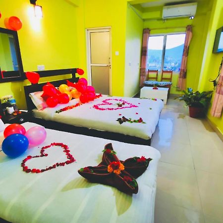 Hotel October Inn Pokhara Exterior photo
